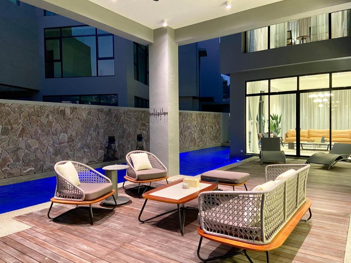 Molly Luxury Private Pool Bungalow茉莉的家豪华私人泳池别墅 Pantai Cenang  Exteriér fotografie